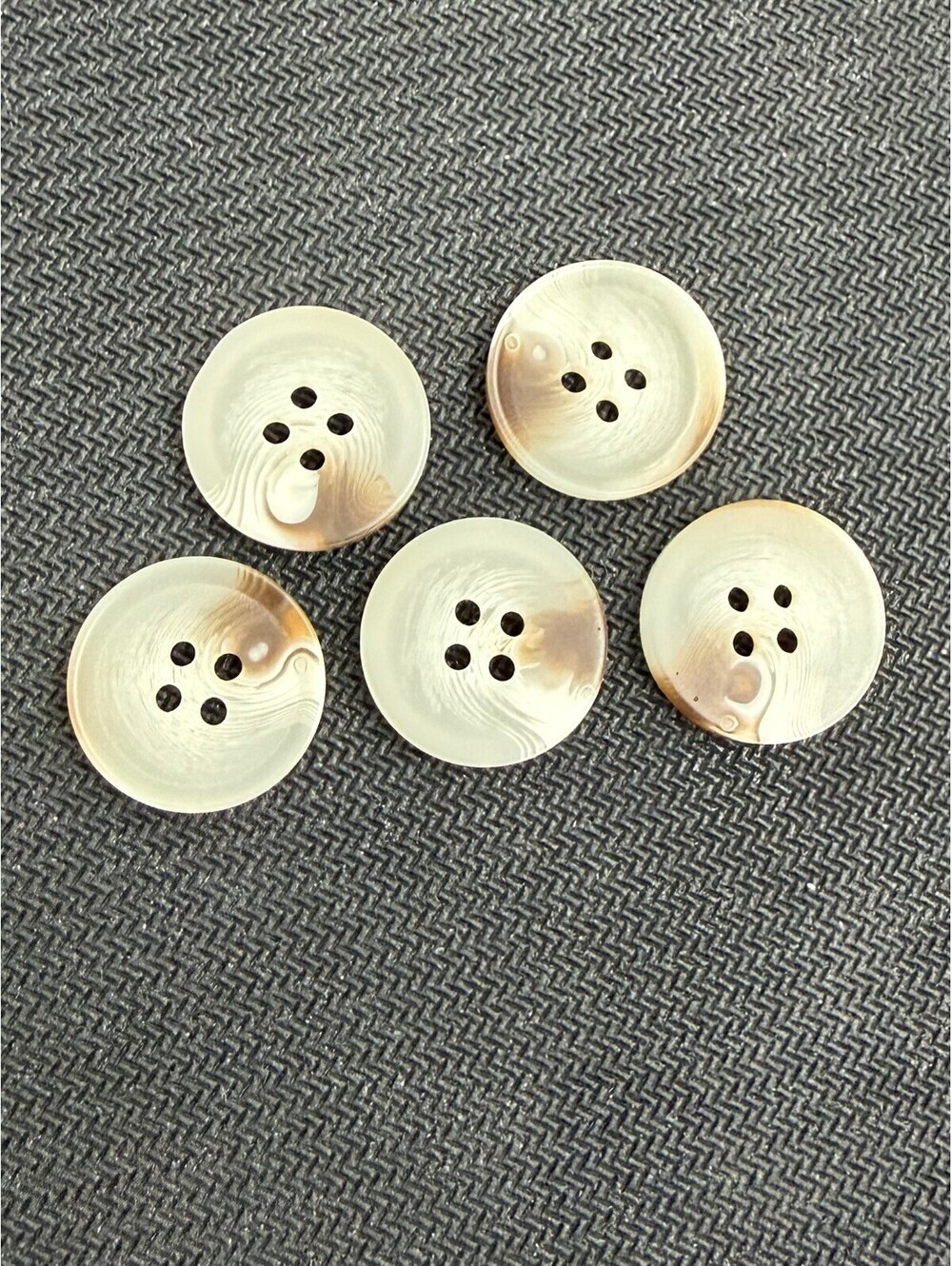 5 Reclaimed 32.5L Ivory Tan Swirl Four-Hole Sewing Buttons